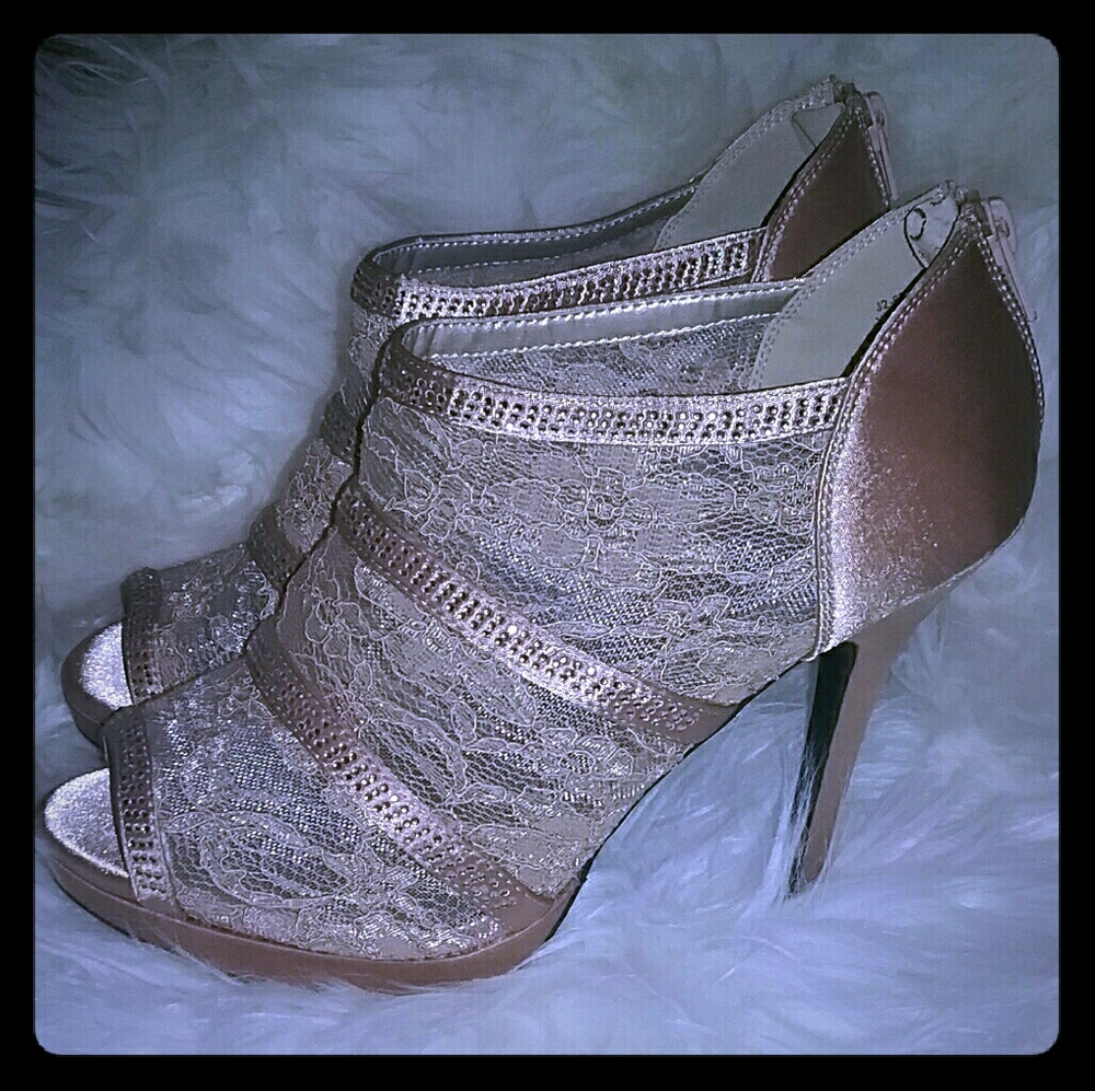 De Blossom Collection Lace Heels